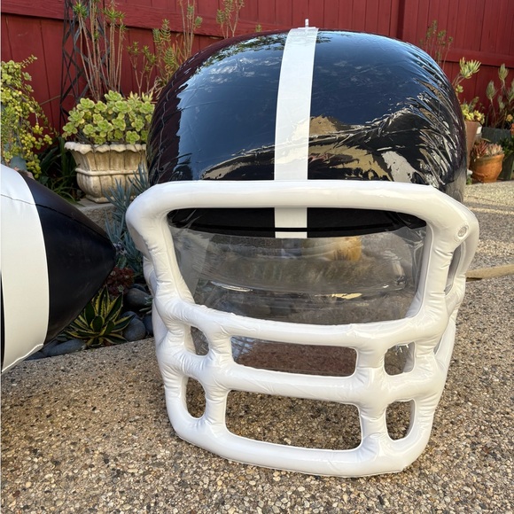 Jack Daniel’s Football Set - Picture 7 of 16